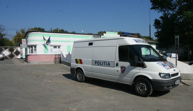 Viitorii gardieni din penitenciare, recrutați de pe băncile școlilor din Constanța - 16martiepenitenciarrecrutare-1394959789.jpg