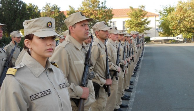 O nouă serie de soldați voluntari se antrenează la Mangalia (GALERIE FOTO) - 16septembriefortelenavalemangali-1347789053.jpg