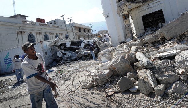 Polițiști români trimiși să mențină ordinea în Haiti - 16septembriepolitistihaiti-1347789561.jpg