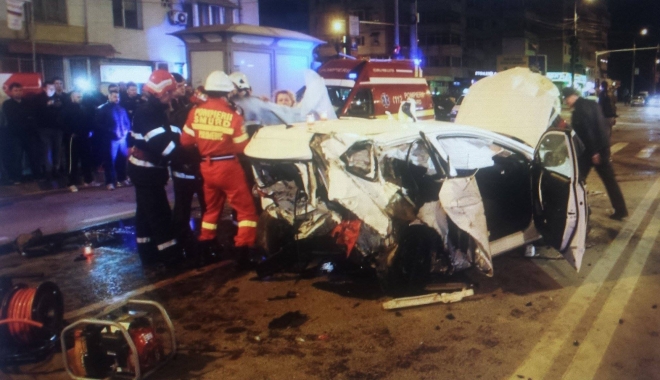 ACCIDENT CUMPLIT. Șofer beat a intrat într-o mașină, la semafor - 17499851146076393729045917984866-1490290606.jpg