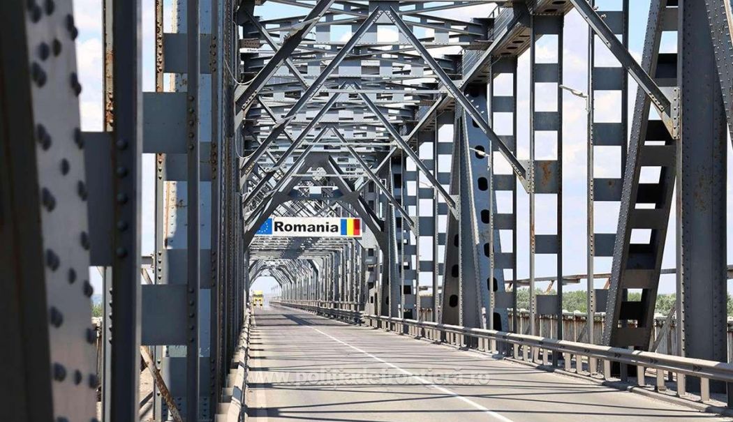 Măsuri româno-bulgare pentru fluidizarea traficului pe Podul Giurgiu-Ruse - 1751613278115podgiurgius4-1751617014.jpg
