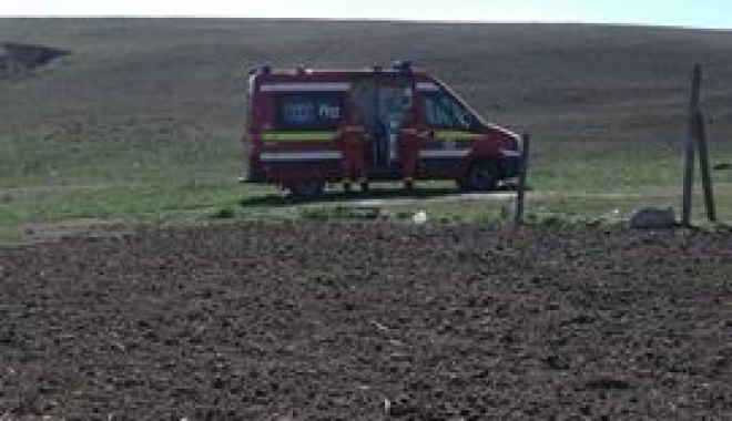 GALERIE FOTO / O mașină a ars în Constanța, după un incendiu izbucnit la furaje - 17555583140451816957096511168131-1490713255.jpg