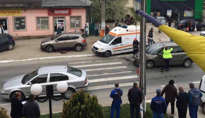VIDEO. ACCIDENT CU TREI MAȘINI. Un cunoscut psihiatru implicat în carambol - 17887098142553524415692618645788-1492005930.jpg