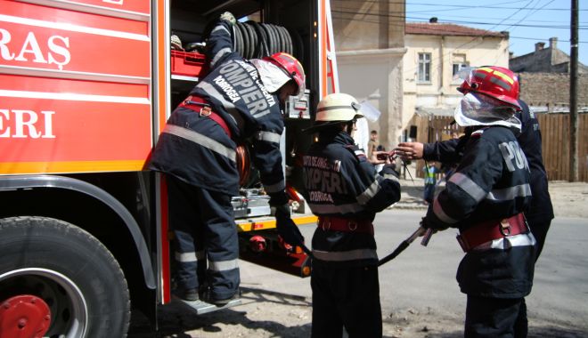 INCENDIU la o mașină, în zona Spitalului Județean Constanța - 17martincendiu-1584433699.jpg
