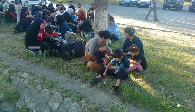 Călăuzele celui mai mare grup de emigranți ajuns la Constanța, după gratii - 17septembriecalauzearestate-1410962660.jpg