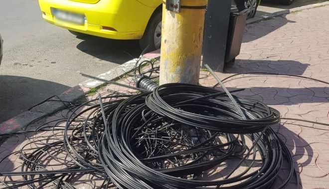 Cablurile inutile din municipiu sunt înlăturate - 18970802251154863021213919853062-1621940309.jpg