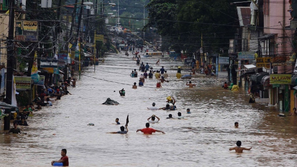 STARE DE ALERTĂ! Taifunul Soulik se apropie de China: 500.000 de oameni au fost evacuați - 18977903121-1373798815.jpg