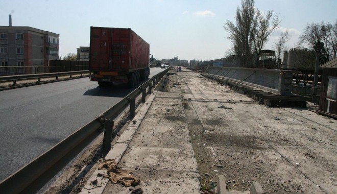 Podul IPMC ar putea trece în administrarea Ministerului Transporturilor - 18iuliepodulipmcguvern-1342609207.jpg