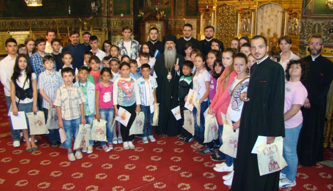 Competiția celor 18 proiecte social-filantropice ale elevilor - 18proiecte-1336673943.jpg