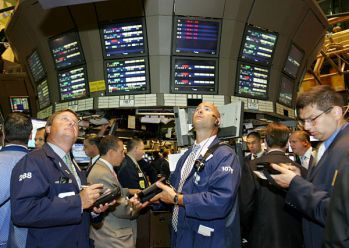 Bursa s-a prăbușit la cel mai scăzut nivel de după 2008. Recesiunea amenință și Europa - 192493bursanewyork-1312526314.jpg