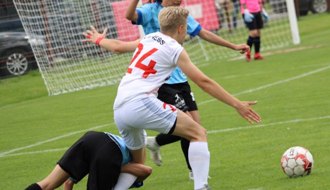 Fotbal feminin / Meciuri 