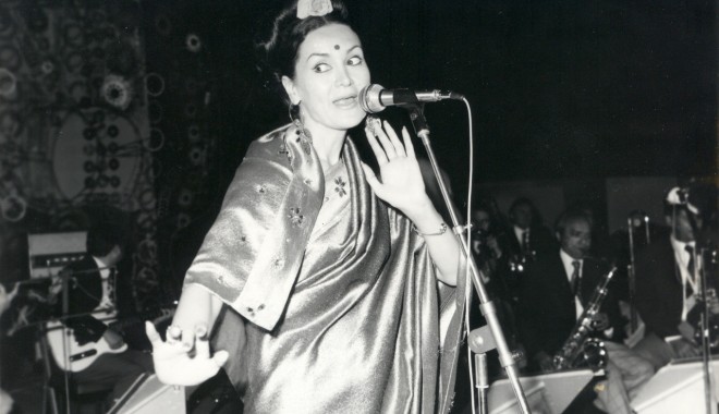 A murit Narghita, supranumită regina muzicii indiene - 1974narghita-1361962231.jpg