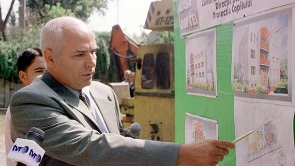 Fostul consilier al lui Traian Băsescu, anchetat pentru o evaziune de peste o sută de milioane de euro - 19augustprocuroribernatheodor-1408438715.jpg