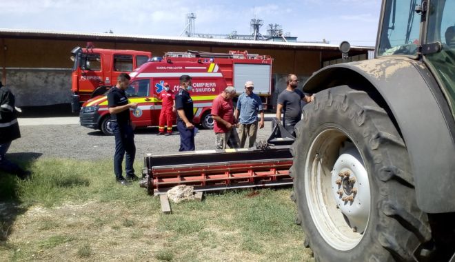 Bărbat prins sub tractor, în județul Constanța - 19augusttractor-1597827847.jpg