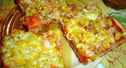 Pizza cu blat din franzelă - 19c7ee170cf96b14c1e75b3eebfcb56d.jpg
