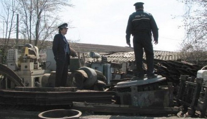Aproape o tonă de fier vechi, furată de pe câmp - 19ianuariefurtfiervechi-1390138416.jpg