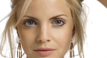 Actrița Mena Suvari s-a căsătorit în Italia - 1b1f4205ab5d9b437c143fc6d7e18c80.jpg