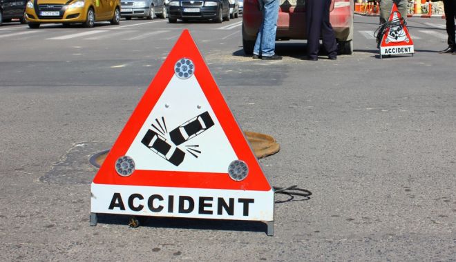 Accident rutier in zona Tomis 3. Patru mașini implicate - 1b77336a8b814110b2e6a30f67161f2f-1525103917.jpg