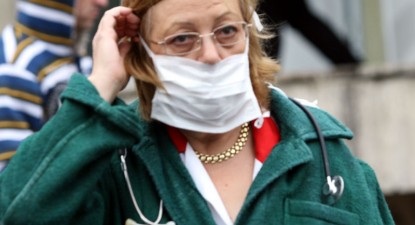 Gargara cu apă și sare, ajutor în prevenirea îmbolnăvirii de gripă nouă - 1c10102f743b0c51628a92455d32ed2f.jpg