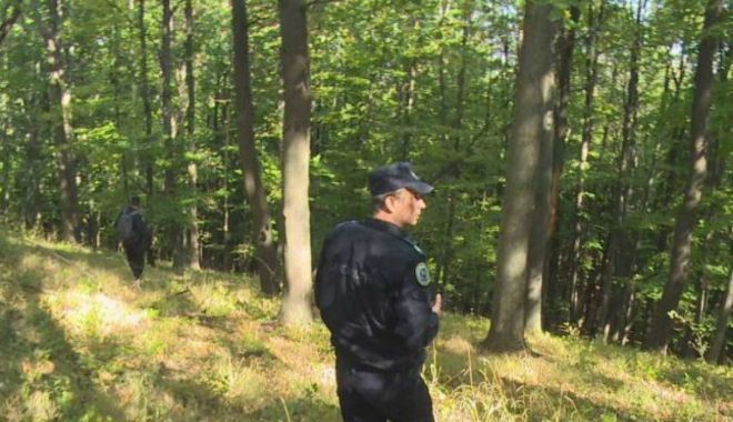 ALERTĂ! FETIȚĂ DE DOI ANI, DISPĂRUTĂ! COPILA A CĂZUT DIN CĂRUȚĂ! - 1cautaridepatruorecupolitistijan-1532188027.jpg