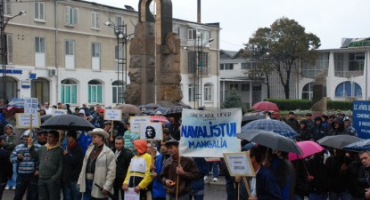 Sindicaliștii din DMHI au protestat împotriva trimiterii în șomaj tehnic și concedierii lucrătorilor români - 1cb5c37576fe70a1c2bda65a14deb3c9.jpg