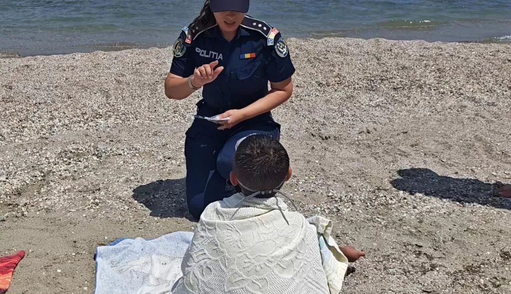 Foto - Atenție, părinți! Recomandările polițiștilor pentru a preveni dispariția copiilor pe plajă