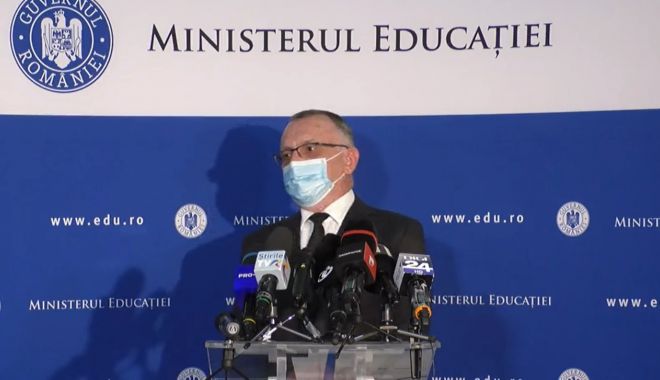 Sorin Cîmpeanu: „Vineri vom anunța dacă școlile vor funcționa pe modelul grădinițelor” - 1cimpeanu-1632901729.jpg