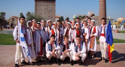 Participări internaționale ale ansamblului folcloric de la Colegiul 
