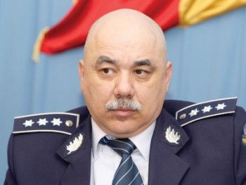 Șefii Poliției Constanța depun coroane de flori la Monumentul Eroilor - 1decembrieconducereaipjcoroane-1385900553.jpg