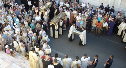 Procesiune religioasă cu moaștele Sfinților Pantelimon, Epictet și Astion - 1e5150cfd4738a504723789416a43639.jpg
