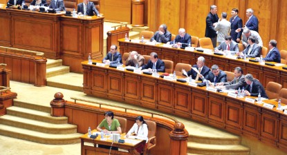 Moțiunea împotriva Guvernului Boc a picat. Măsurile de austeritate vor fi aplicate - 1f6e4fa3c0527937725ddc7b99494f30.jpg