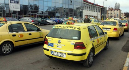 Conducătorii de taxi și maxi-taxi, spaima polițiștilor și a șoferilor constănțeni - 1fdce93623c32d1b0b7a24de9b8ec813.jpg