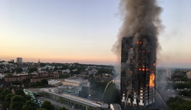 Incendiu devastator în Londra / Primele fotografii din interiorul Grenfell Tower - 1incendiu94786800-1497595430.jpg