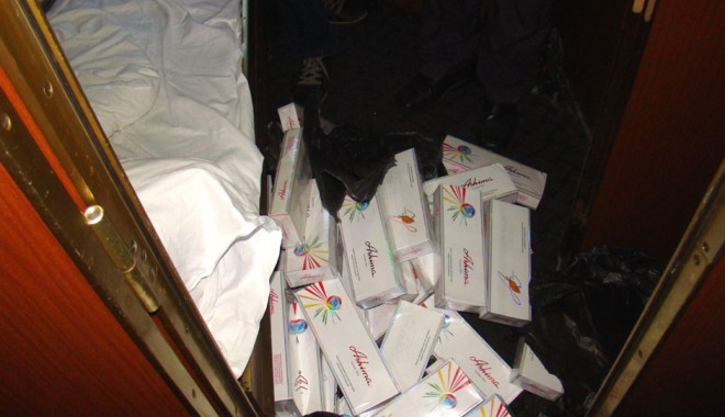 O sută de pachete de țigarete, confiscate la Vama Veche - 1iulietigariconfiscategarda-1404223008.jpg