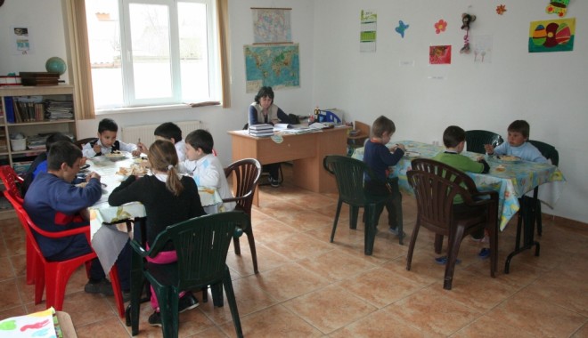 Ce șanse au tinerii care pleacă din centrele de plasament - 1iuniecentrudeplasament140146743-1414492745.jpg