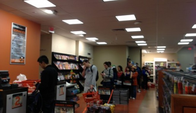 Uraganul Sandy provoacă panică la New York: Cozi imense la supermarketuri pentru provizii / Galerie foto - 2-1351507419.jpg