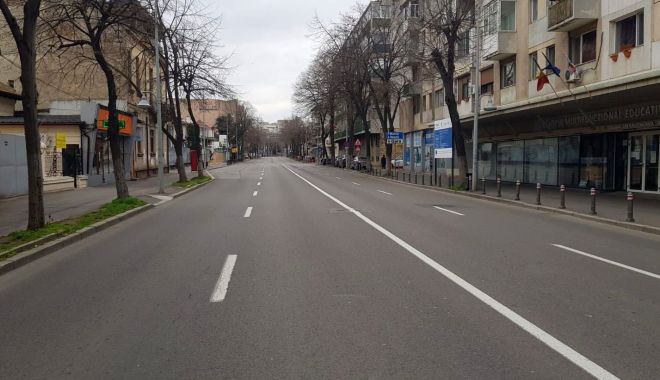 Reportaj: Constanța în CARANTINĂ TOTALĂ. Străzi pustii, poliția la datorie, afaceri cu lacătul pe ușă! GALERIE FOTO - 2-1585143603.jpg