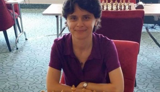 Corina Peptan şi Vladislav Nevednichy, noii campioni ai României la şah rapid - 2-1639304470.jpg