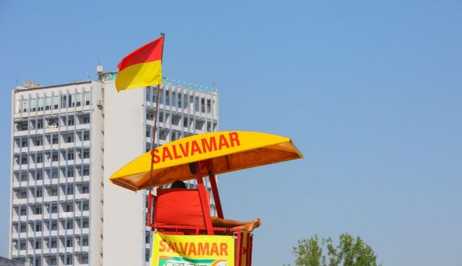 Marea Neagră este frumoasă, dar şi periculoasă. Ce semnificaţie au steagurile arborate de salvamari