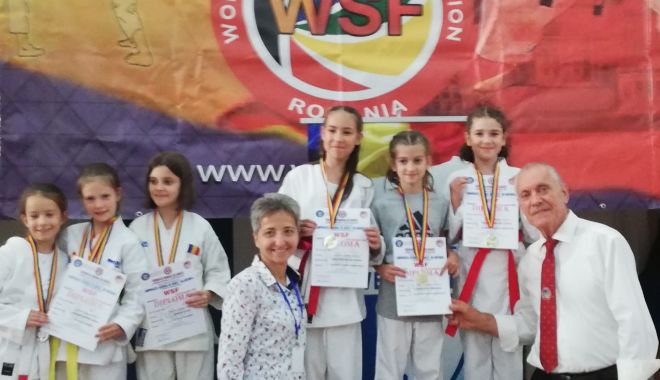 Sportivii de la CS Tomis Karate Constanţa, medaliaţi la Naţionalele de Karate Shotokan - 2-1666006562.jpg