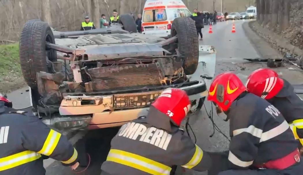Accident cu trei victime, la Tulcea! Mașina s-a răsturnat - 2-1736432542.jpg