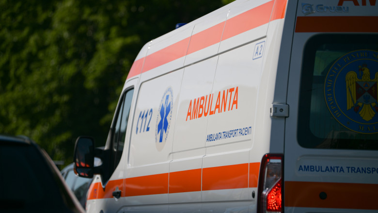 Accident rutier în comuna Deleni! Un autoturism a intrat într-un copac - 2-1749039740.jpg