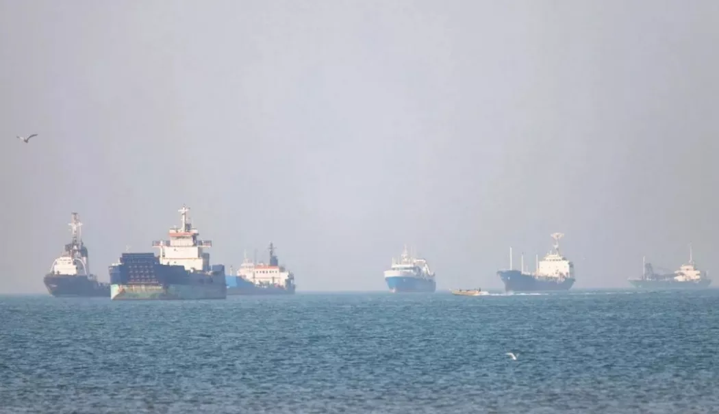 Agenția maritimă a ONU avertizează: 6.000 de navigatori încă sunt blocați în regiunea Golfului Persic - 2-1783513537.webp