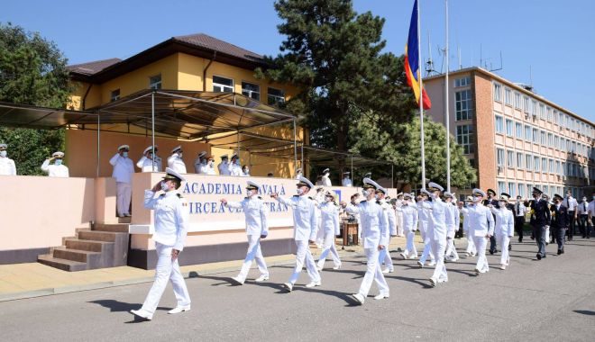 2.000 de studenţi încep, astăzi, noul an universitar la Academia Navală „Mircea cel Bătrân” - 2000destudenti-1601489028.jpg