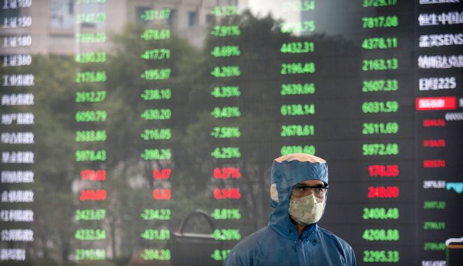 Agenția Fitch a evaluat perspectiva de a rating a României de la stabilă la negativă - 200203chinastockmarketcoronaviru-1587191990.jpg