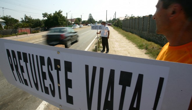 ACCIDENT RUTIER. Impact violent între un motociclist și o mașină de teren - 200808211228210031345452497-1350458697.jpg