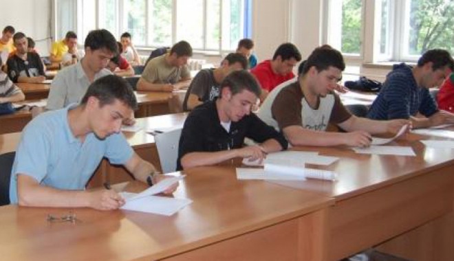 200 de absolvenți intră în examene - 200deabsolventi-1407681212.jpg