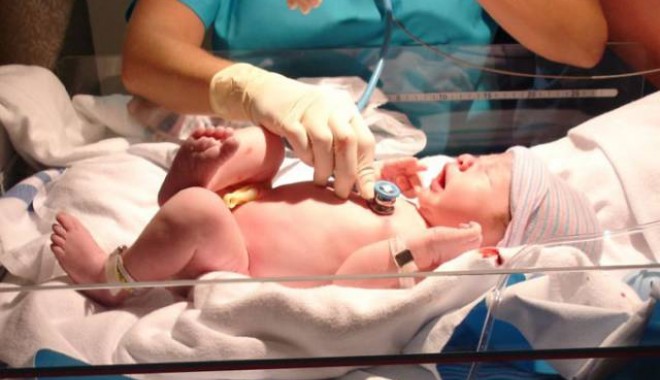 Nou-născut găsit mort într-o casă, după ce mama lui a ajuns singură la spital cu hemoragie - 2010021930rozanounascut-1317841907.jpg