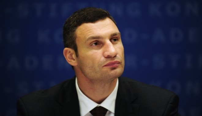 Box: Vitali Kliciko l-a  învins la puncte pe Derek Chisora - 20110126108306408rsz-1329641657.jpg
