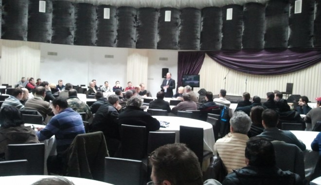 Deputatul Constantin Chirilă s-a întâlnit cu apicultorii - 20120121105948-1327170951.jpg